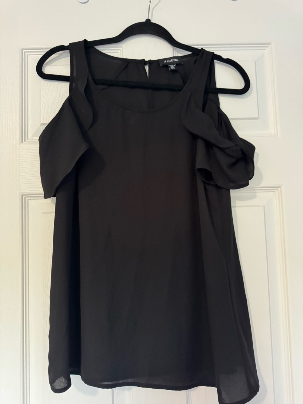 Le Château cold shoulder top size M